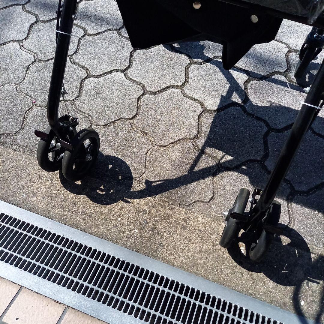 美品◎KMINA Walker 四輪歩行器 杖付き折りたたみチェア付属