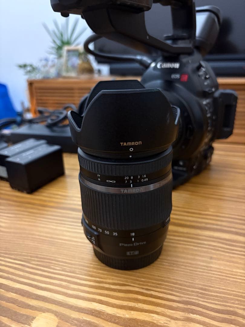 Canon EOS C100 Mark II レンズ有り