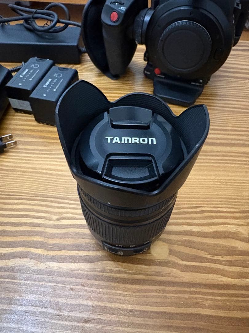 Canon EOS C100 Mark II レンズ有り
