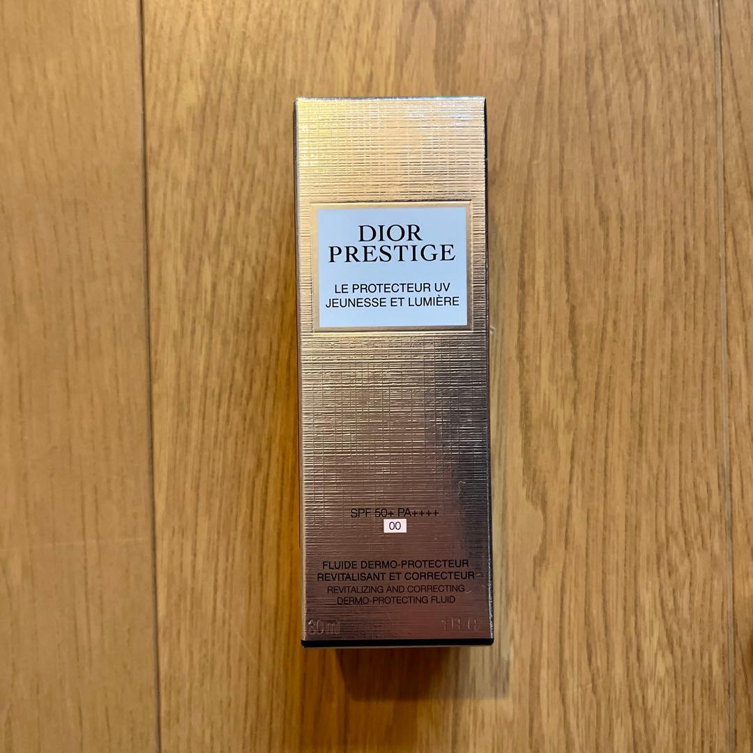 【新品】DIOR プレステージホワイトルプロテクターUVルミエール30ml