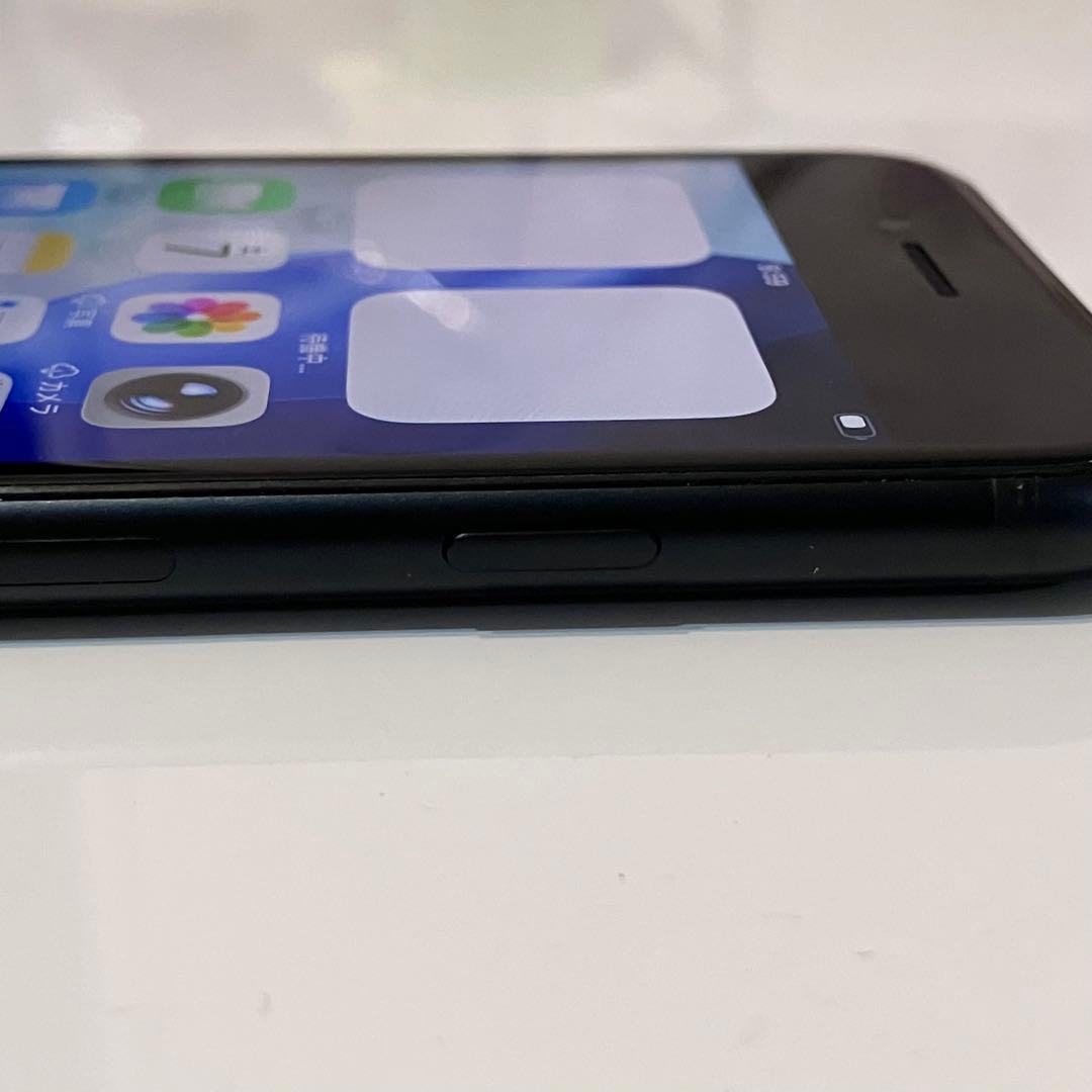 バッテリー新品　iPhoneSE第3世代　本体64GB SIMフリー