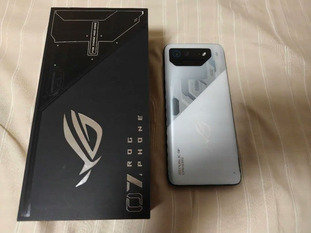 ASUS ROG Phone 7 16GB 512GB ホワイト 国内版