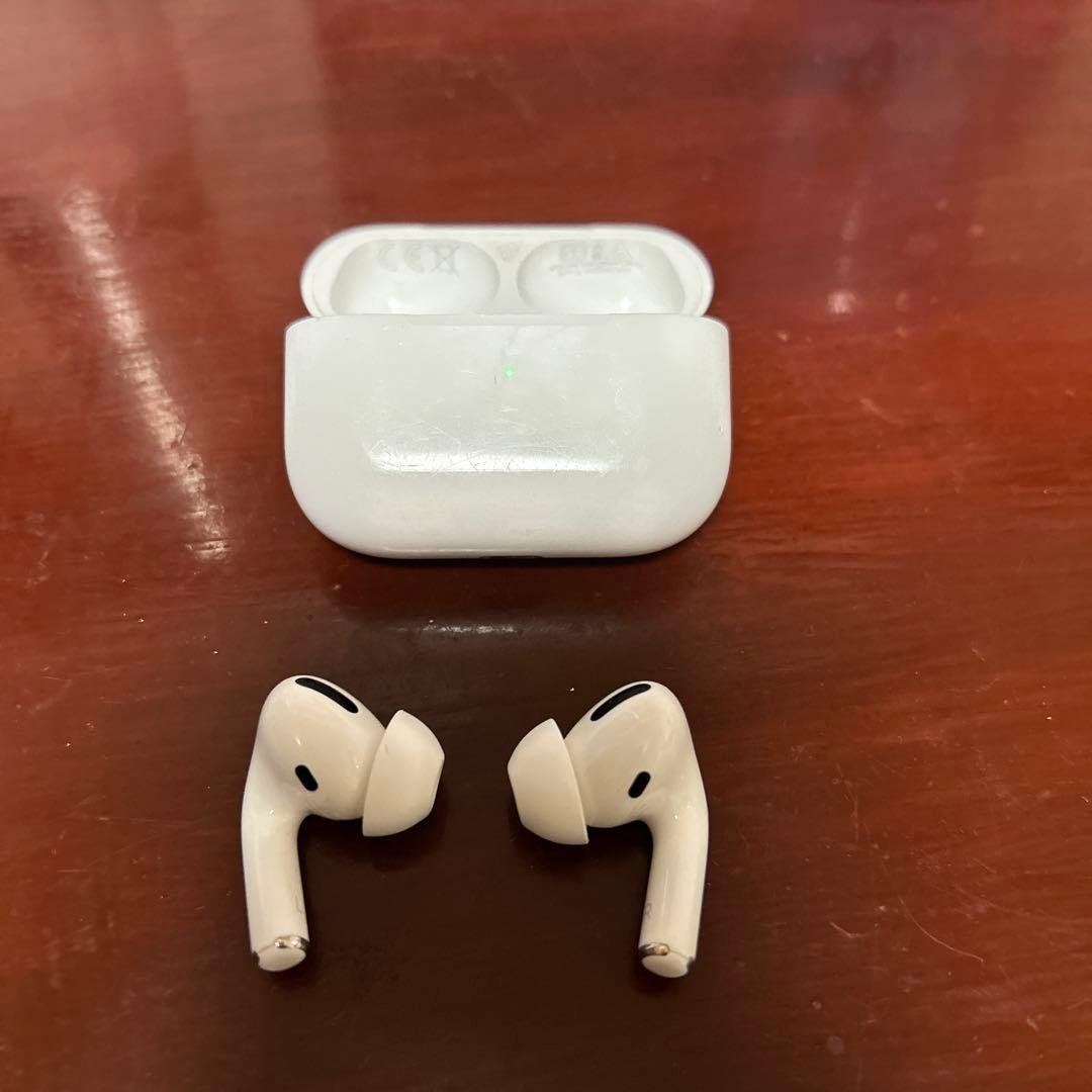 値下げ可！Air Pods Pro 本体 ホワイト 充電ケース付き