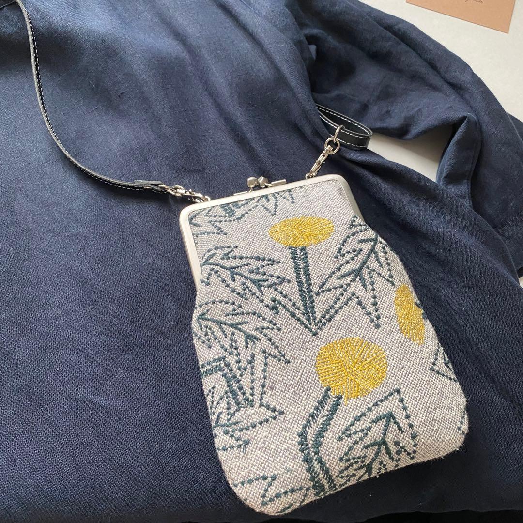 スマホポシェット forest tile ネイビー ミナペルホネン