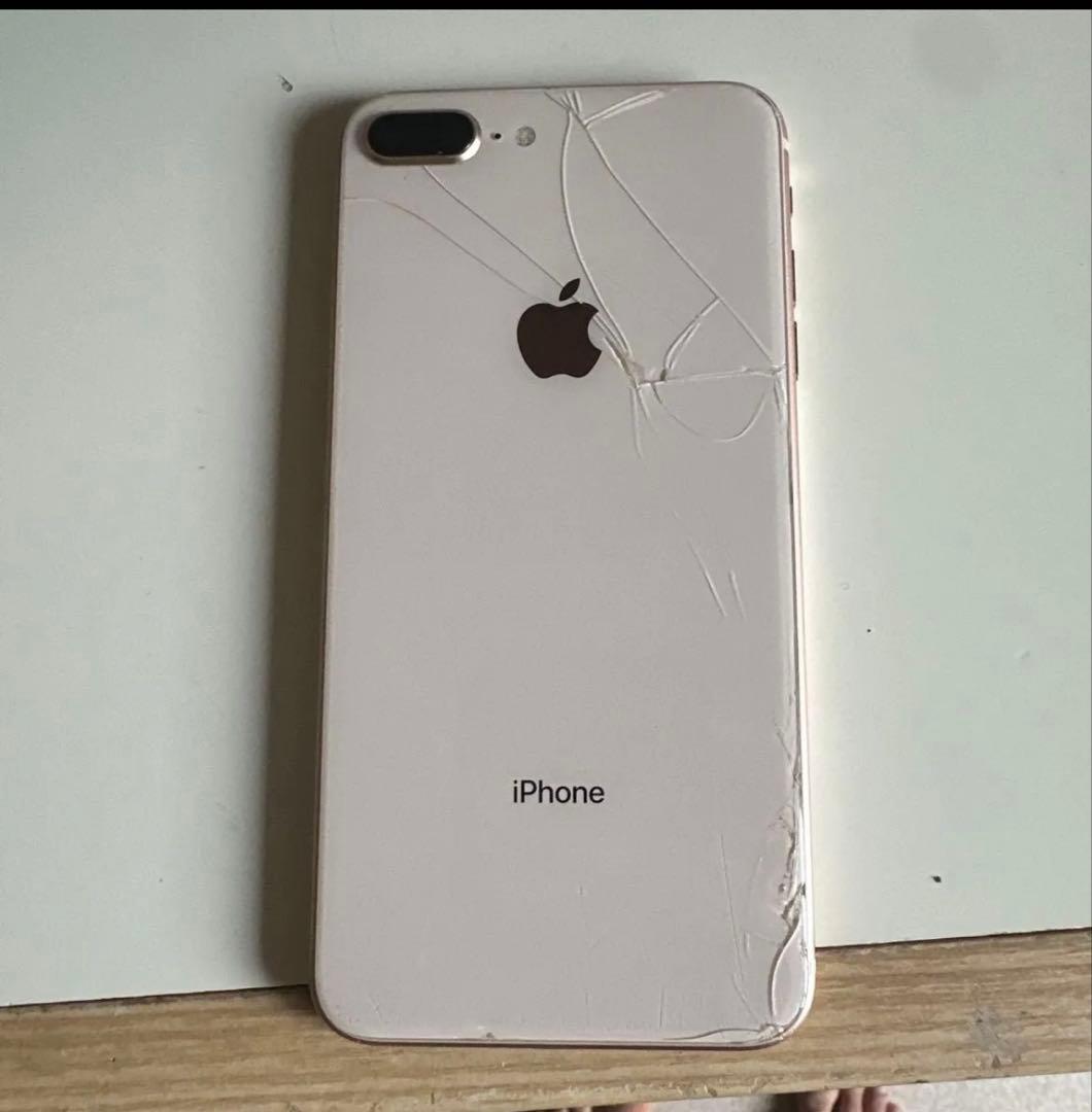 iPhone 8 Plus ゴールド
