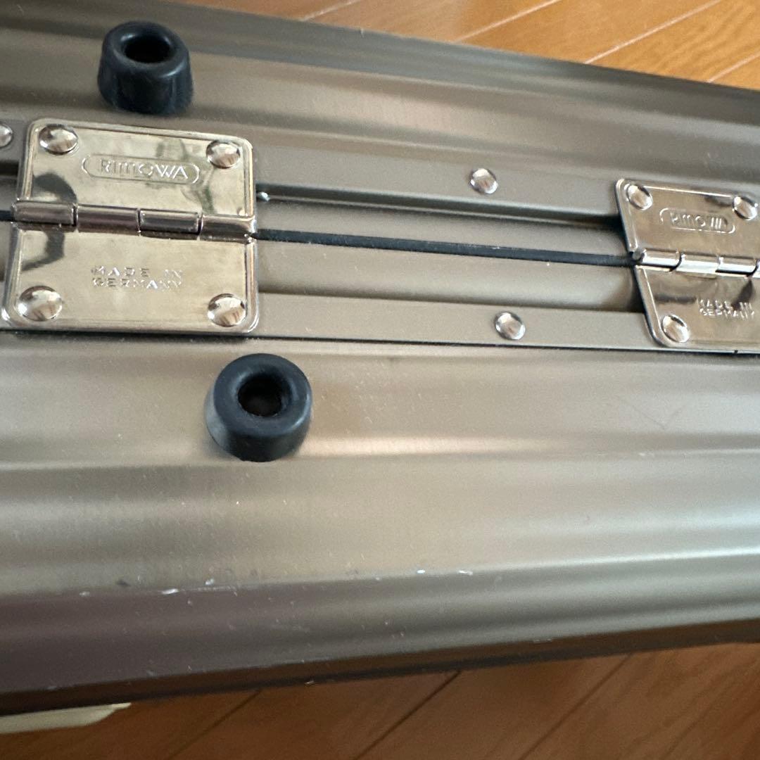 リモワ　RIMOWA トパーズ　チタニウム　32L 機内持込　スーツケース　金