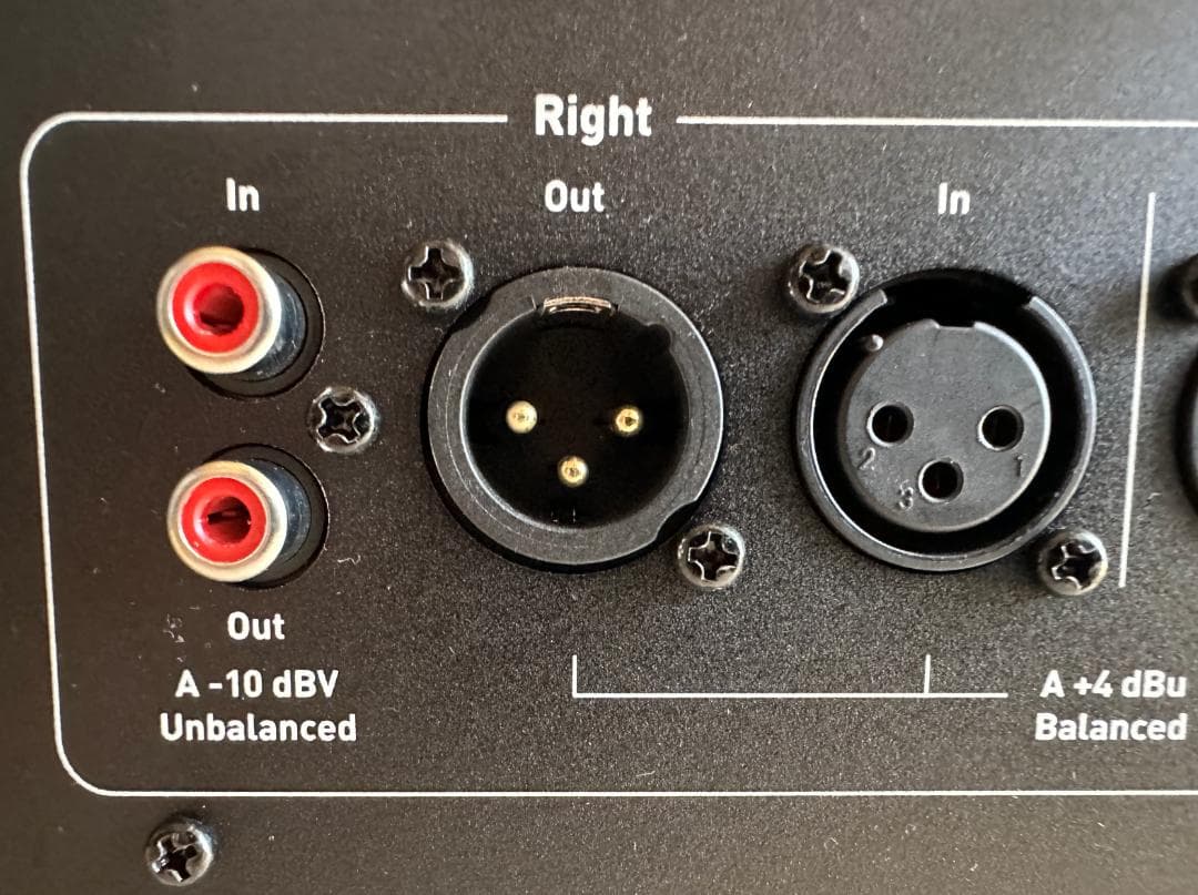 ADAM AUDIO T10S サブウーファー