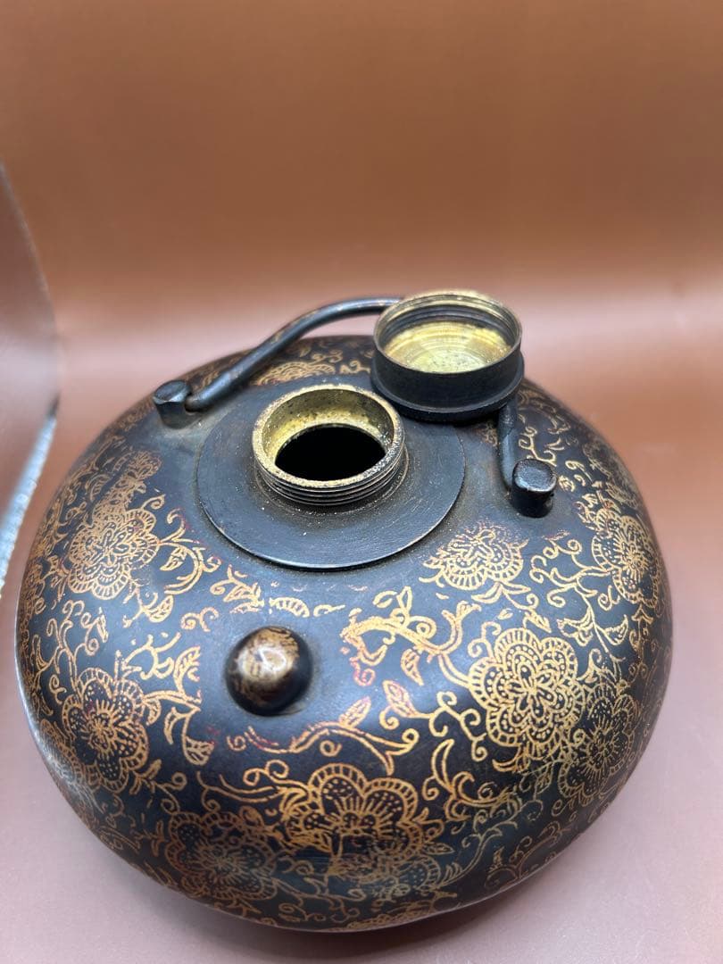 【大清乾隆年製】金彩唐草文 銅製　543g 重厚 骨董 古美術　湯婆（湯たんぽ）