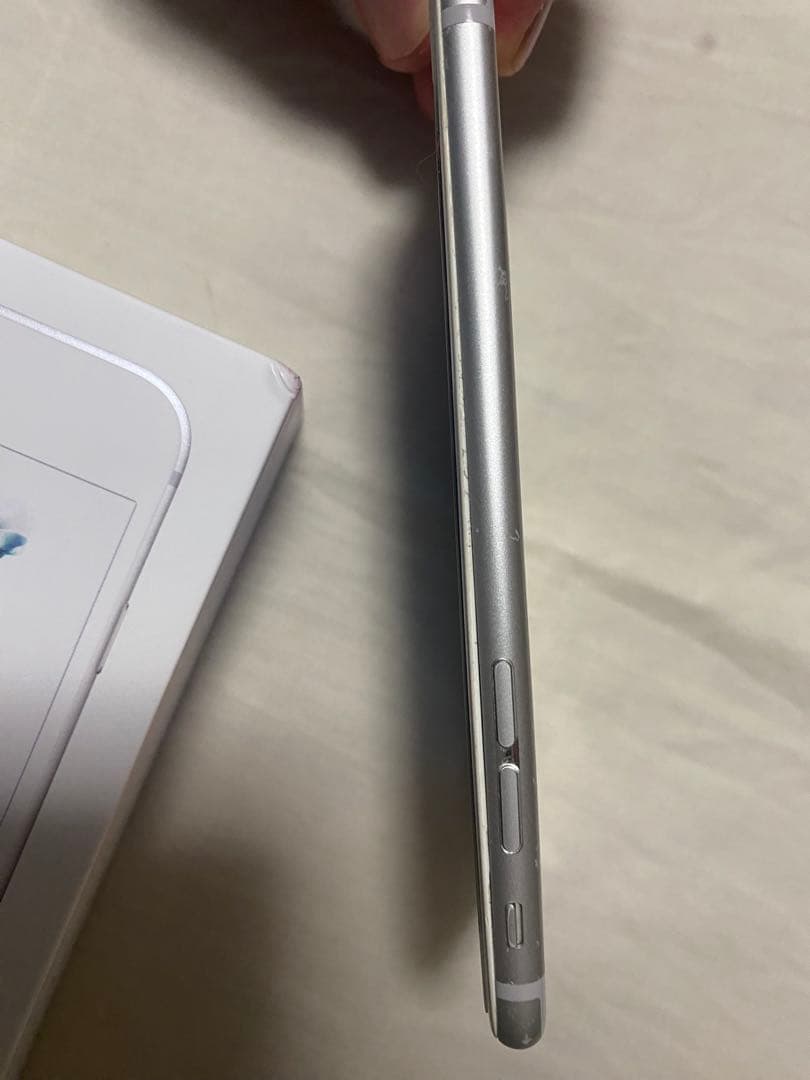 【ケース/アクセサリー完備】Apple iPhone 6s 32GB シルバー