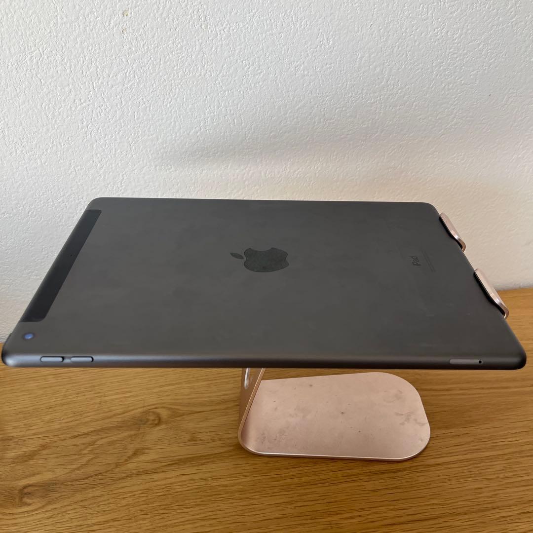 バッテリー99%新品同様！iPad 8世代 Wi-Fi + Cellular
