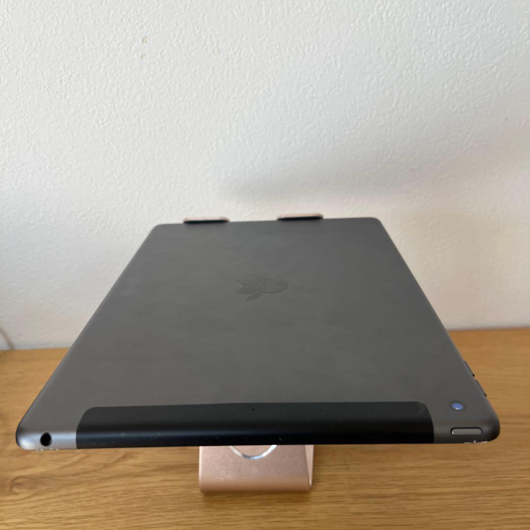 バッテリー99%新品同様！iPad 8世代 Wi-Fi + Cellular