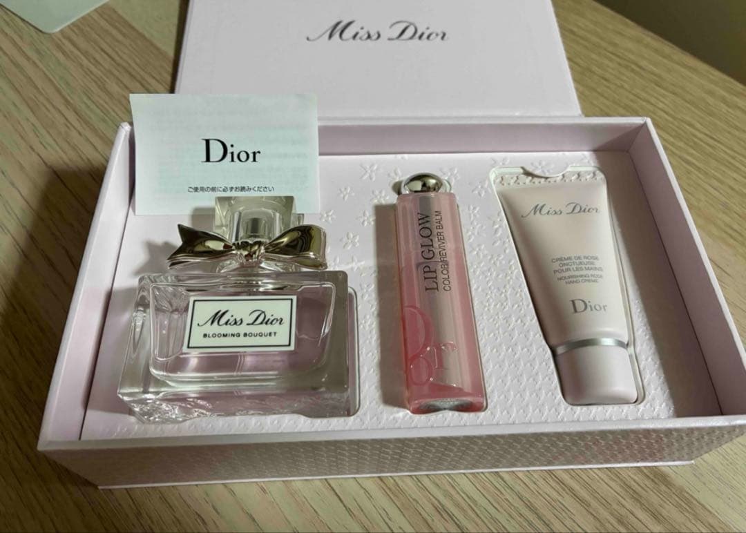 Dior3点セット(香水、リップグロウ、ハンドクリーム)