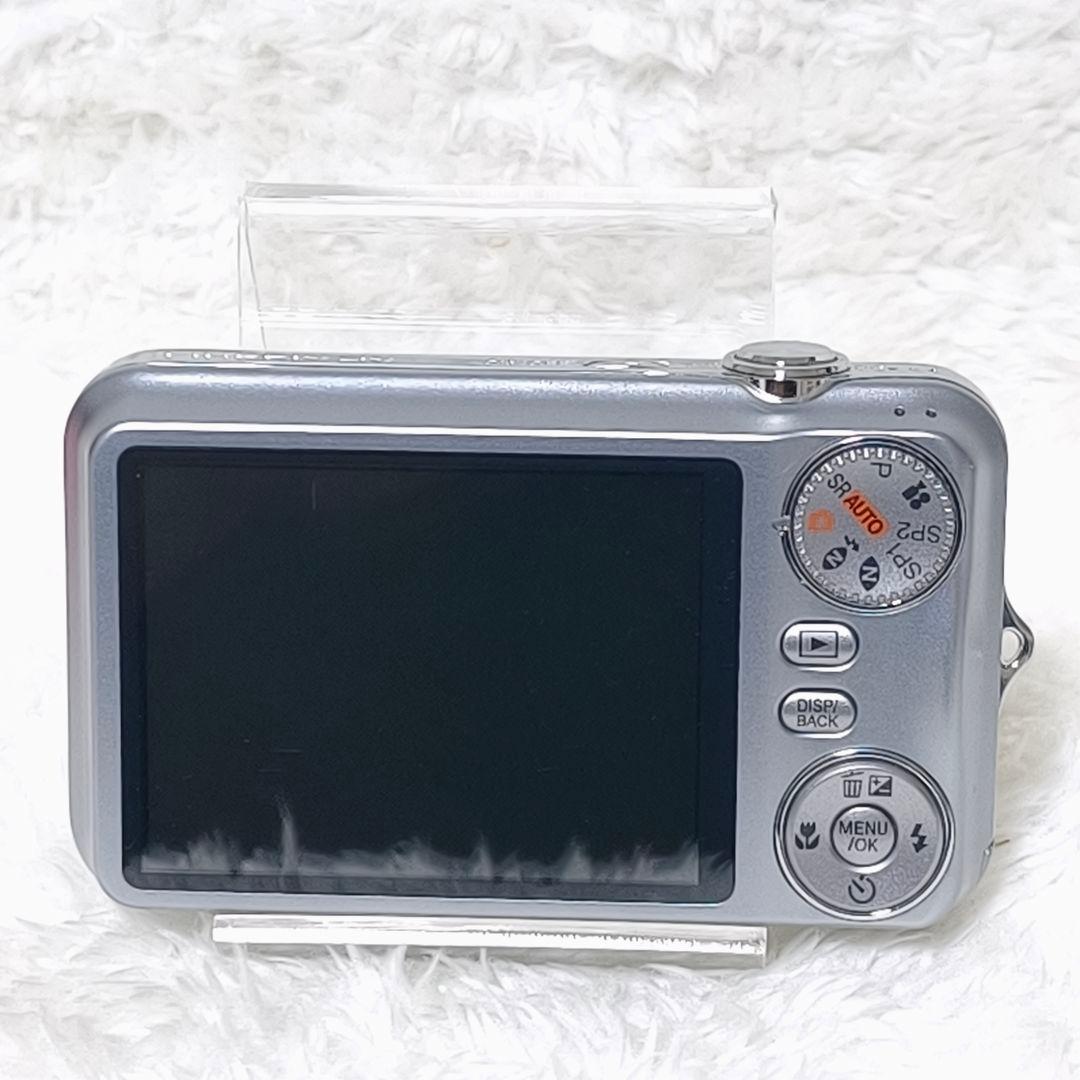 極美品✨FUJIFILM FinePix JX180 シルバー デジカメ
