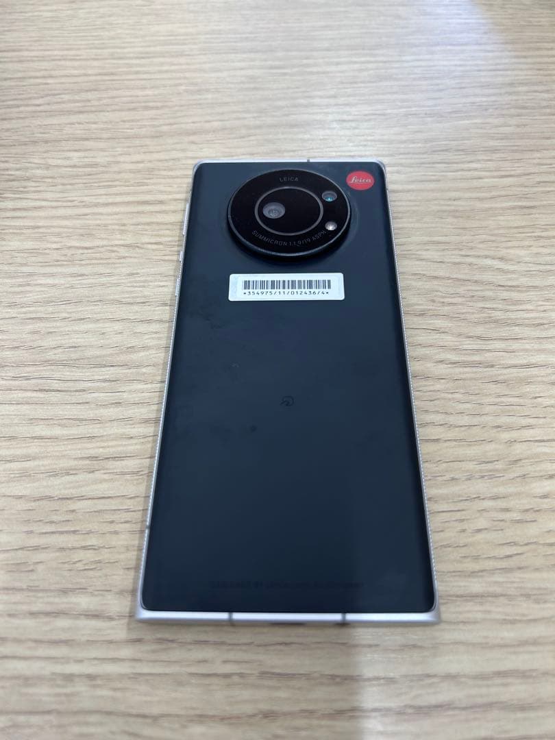 スマートフォン本体 LEITZ Phone1