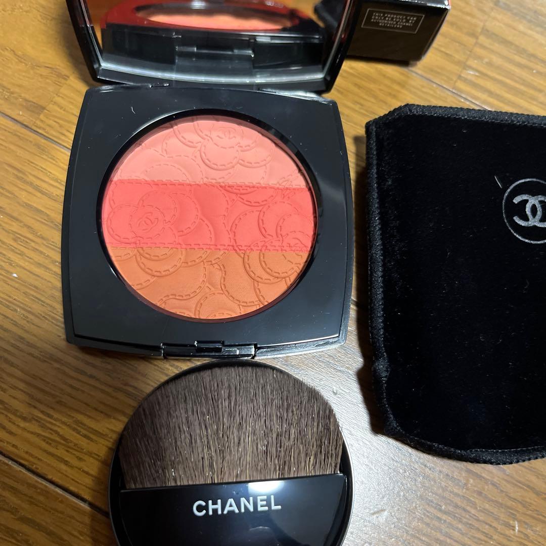 新品未使用　CHANEL CAMÉLIA FUTURA パウダーチーク