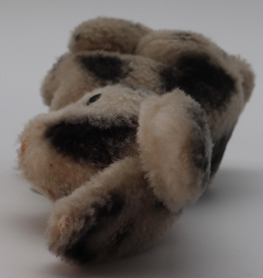 ビンテージのウサギぬいぐるみ クリーム色と黒の斑点 シューコ？