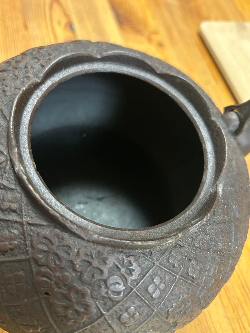 未使用　南部鉄器　佐秋鋳造所　伝統工芸士 佐藤守巨　鉄瓶　茶道具　2L 大サイズ