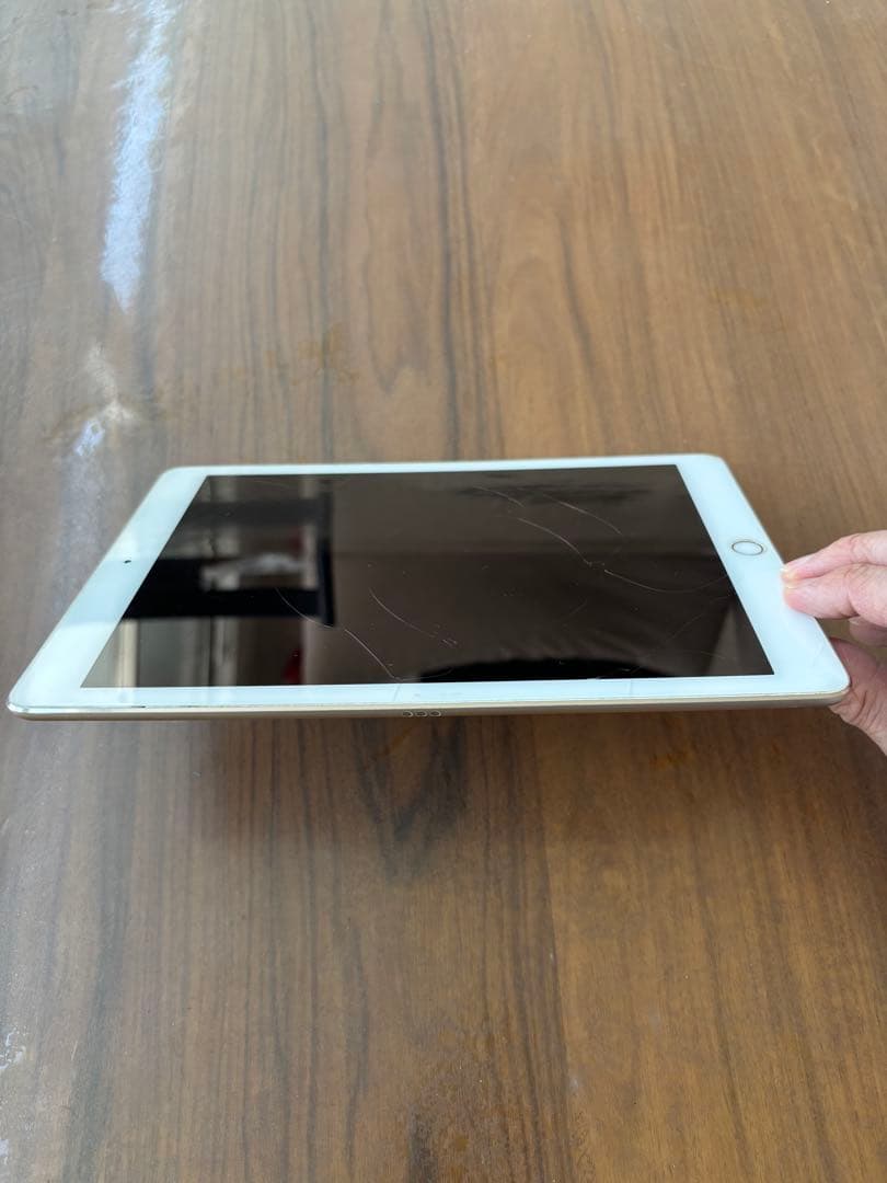 iPad Pro 9.7 32GB SIMフリー