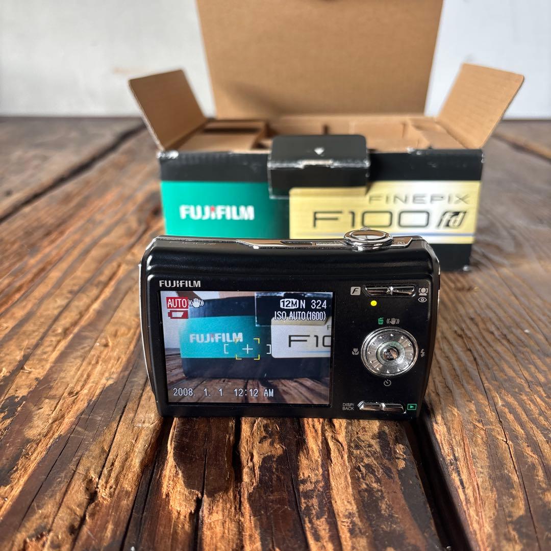 Fujifilm FinePix F100fd コンパクトデジタルカメラ　箱付
