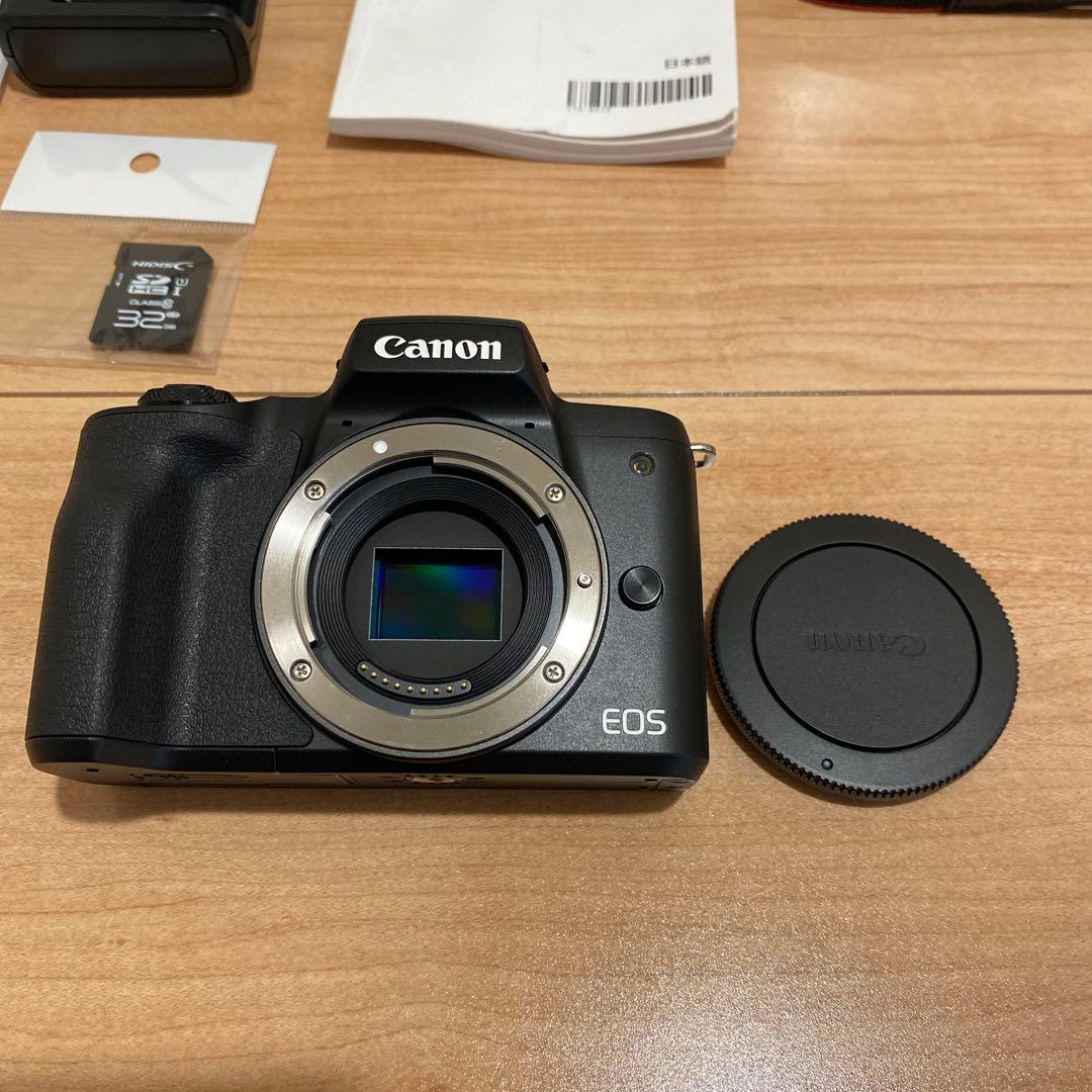 みやCanon EOS Kiss M ダブルズームキット ブラック