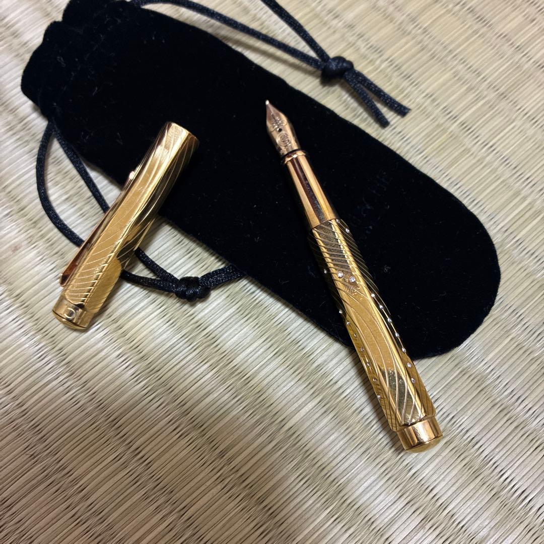 CARAN d'ACHE ゴールド 万年筆 専用ポーチ付き