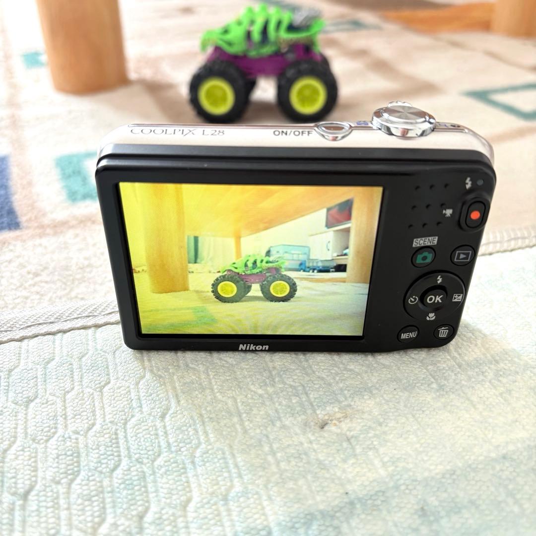 Nikon COOLPIX L28 シルバー 単三電池式 コンデジ 動作確認済