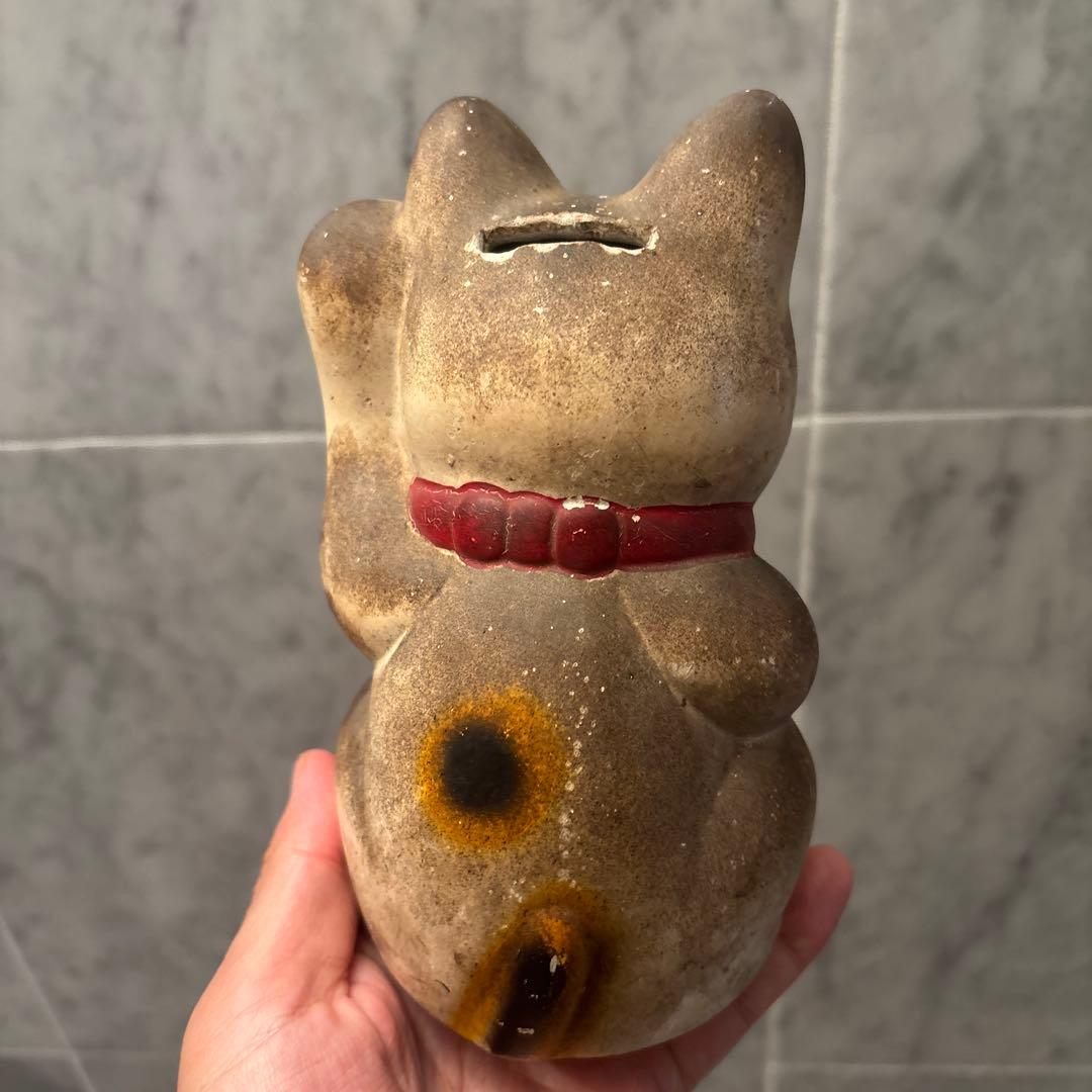 アンティーク　大きな瞳やお髭が美しい招き猫の陶器