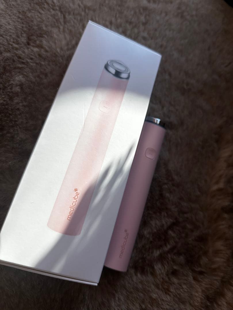 medicube 美顔器 ピンク 箱付き