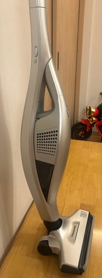 Panasonic コードレス掃除機 MC-SB10J-N