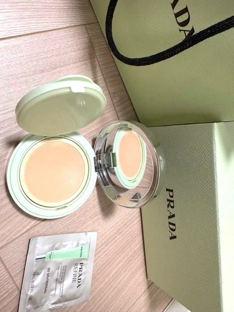 PRADA メッシュ クッション　LC5