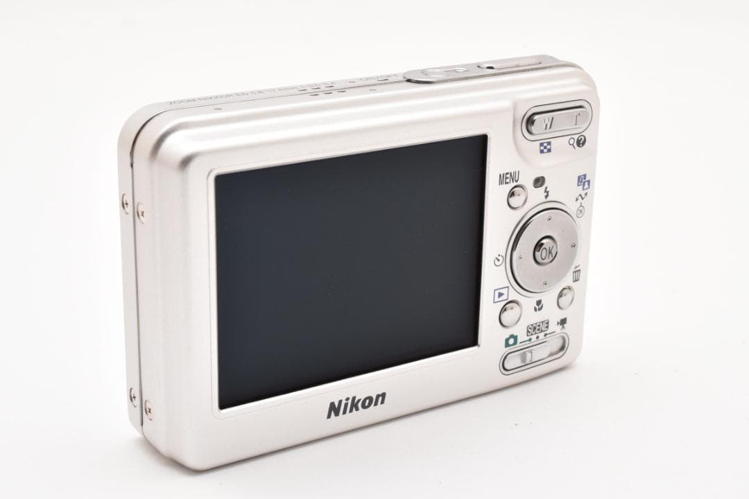 【美品】Nikon COOLPIX S3 フロストシルバー　動作確認済