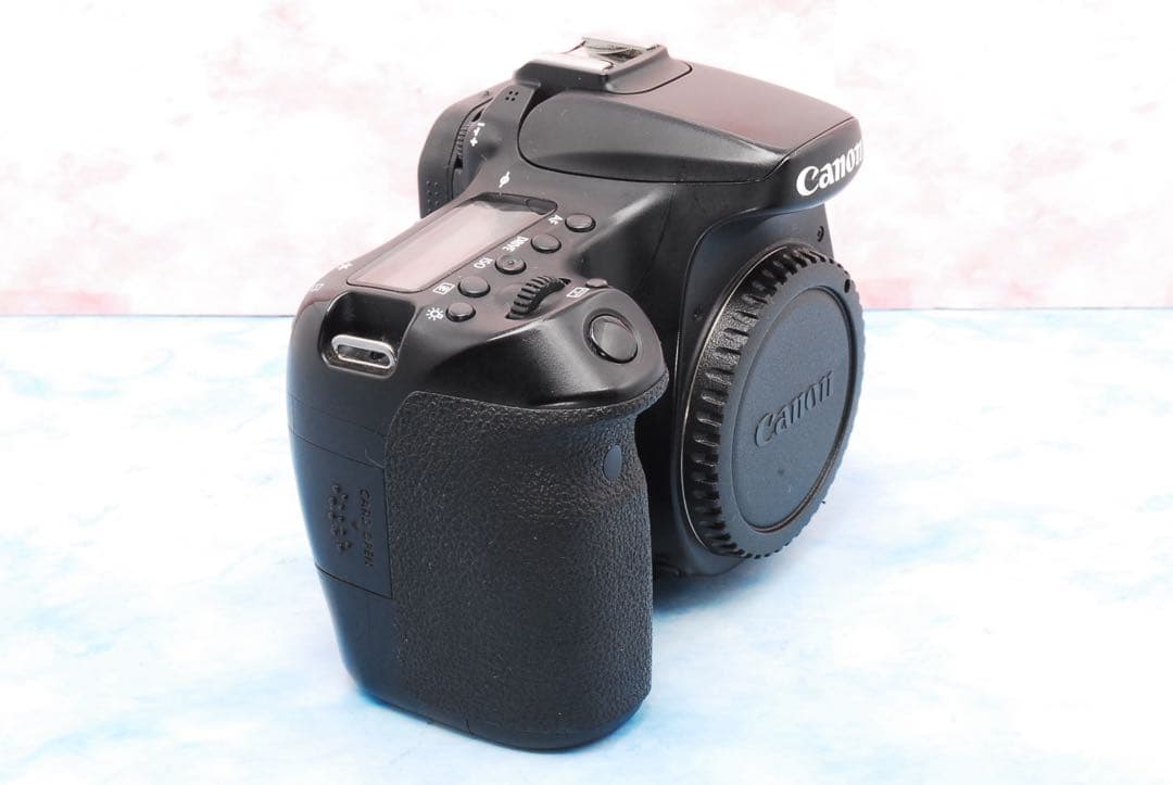 Canon EOS 70D☆一眼レフカメラ☆手ぶれ補正レンズ☆スマホ転送OK