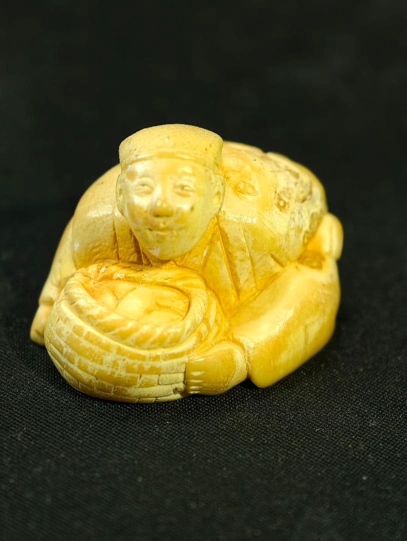 江戸根付 人物図 縞模様天然材質 手彫り 青功作 古美術 時代物 蒐集家放出