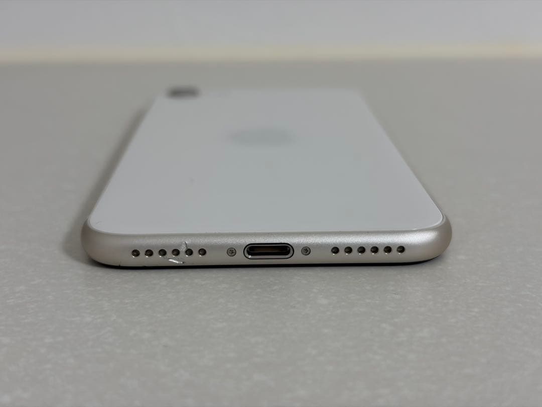 美品◆iPhone SE3 第3世代　64GB　SIMフリー　画面割れなし！