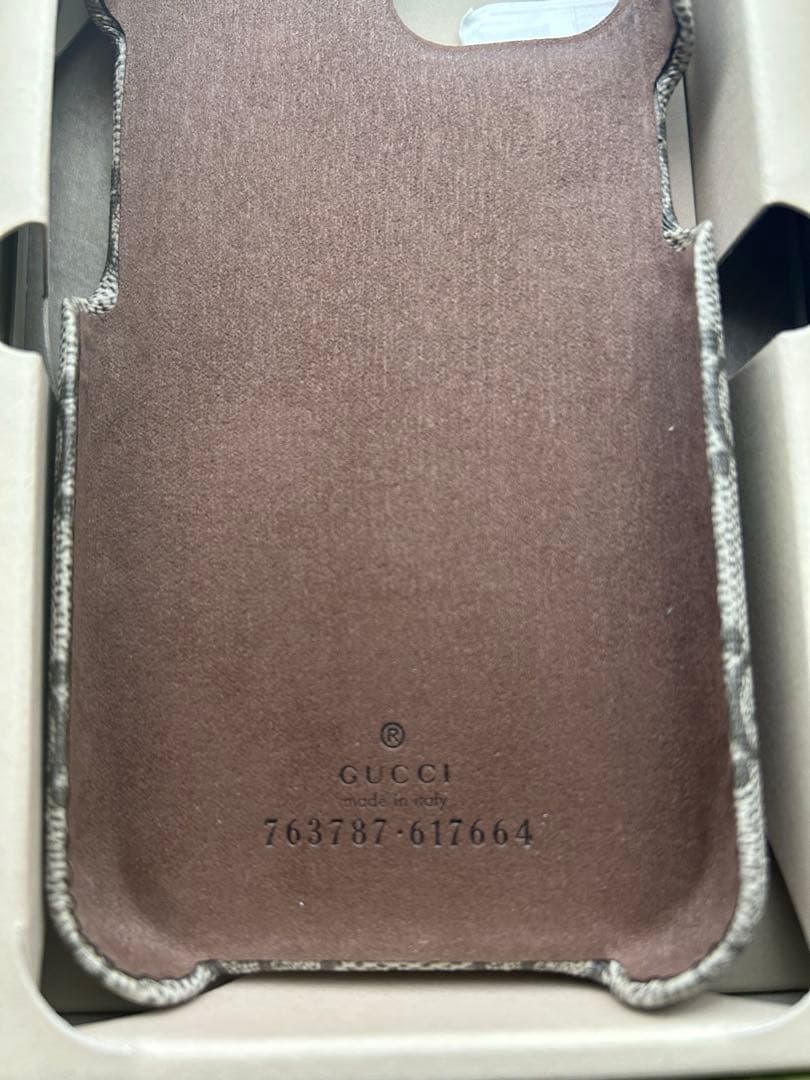 新品　グッチ GGスプリーム iPhone 15ケース GUCCI