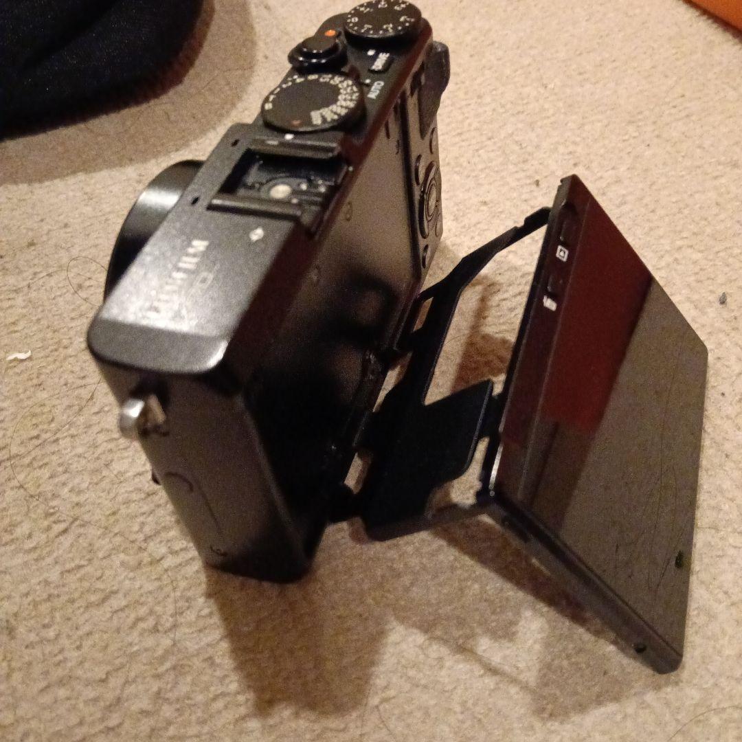 FUJIFILM X70 コンパクトデジタルカメラ