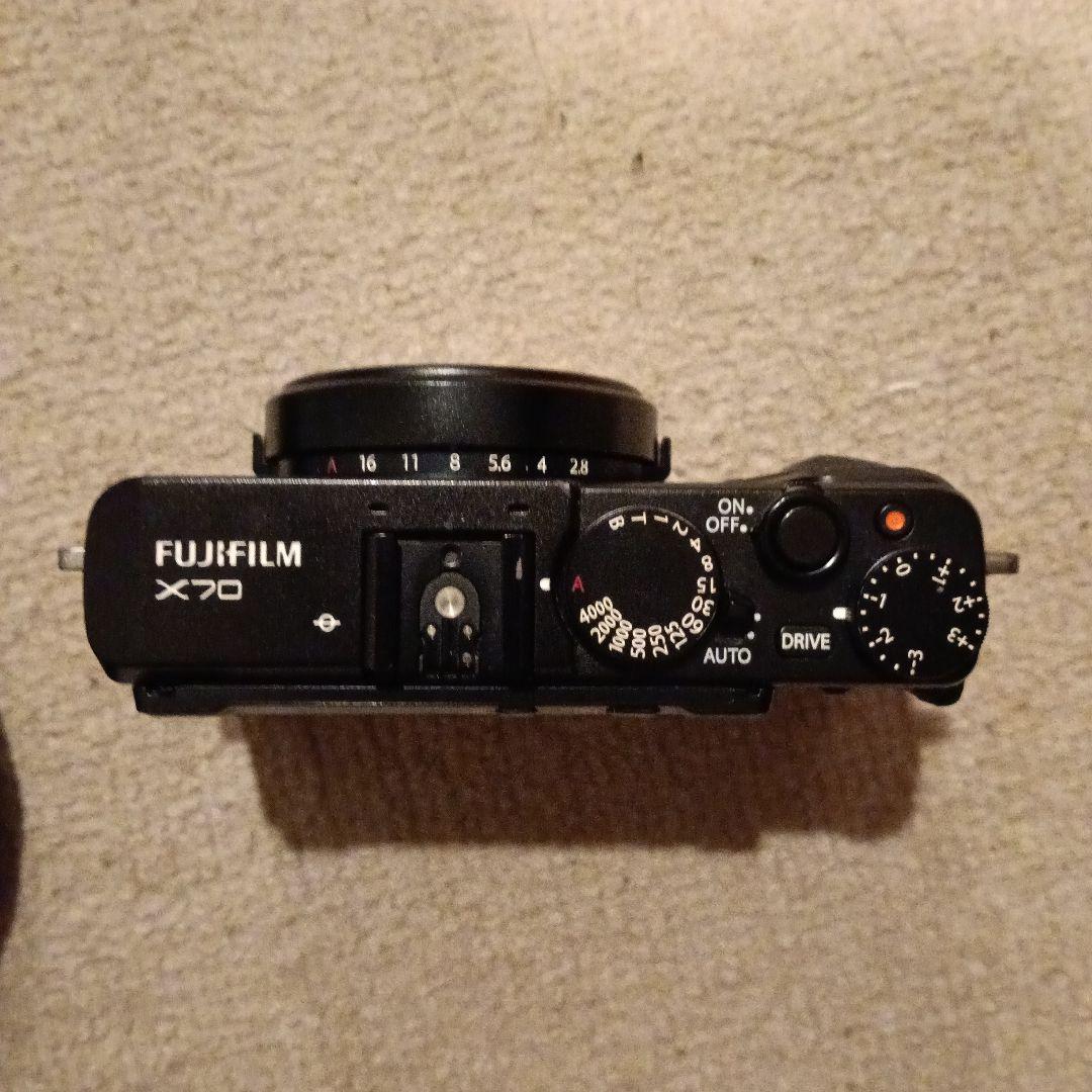 FUJIFILM X70 コンパクトデジタルカメラ