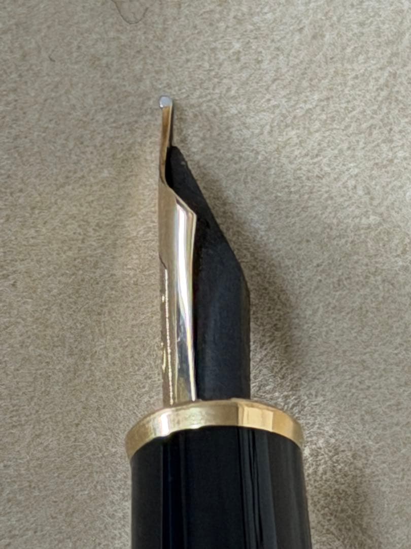 新品未使用　144 エボナイト芯　バイカラー　全金　14K 備品付　万年筆　F