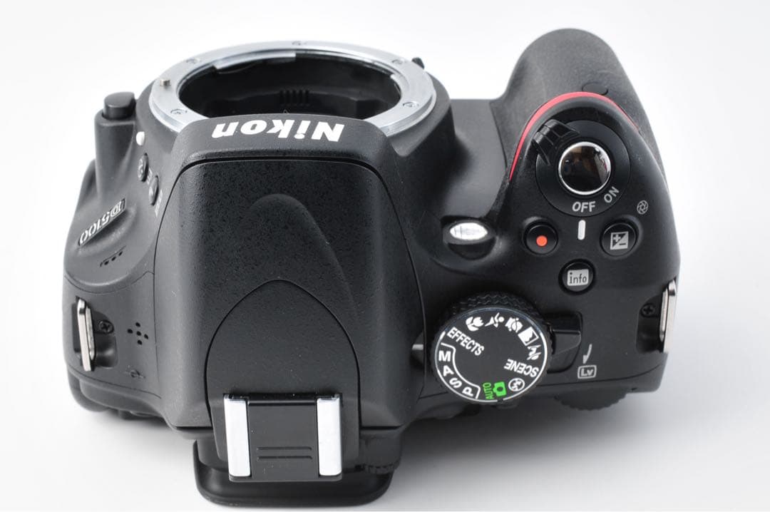 ■ 美品 ■ Nikon D5100 ダブルズームキット 《 S数3038回 》