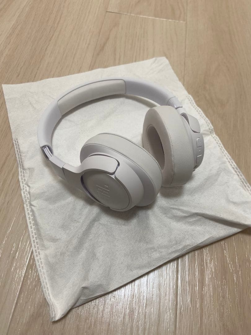 JBL ワイヤレスヘッドホン　白色　ホワイト