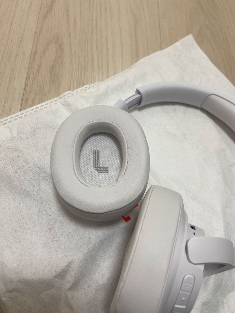 JBL ワイヤレスヘッドホン　白色　ホワイト