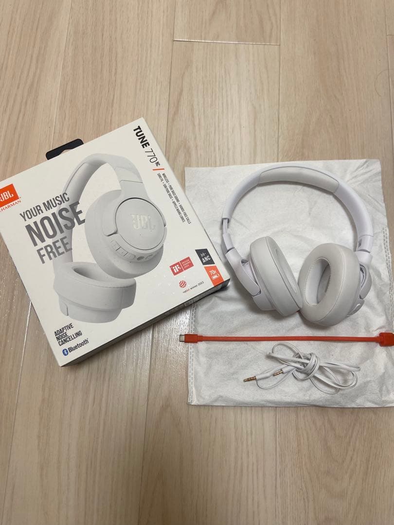 JBL ワイヤレスヘッドホン　白色　ホワイト