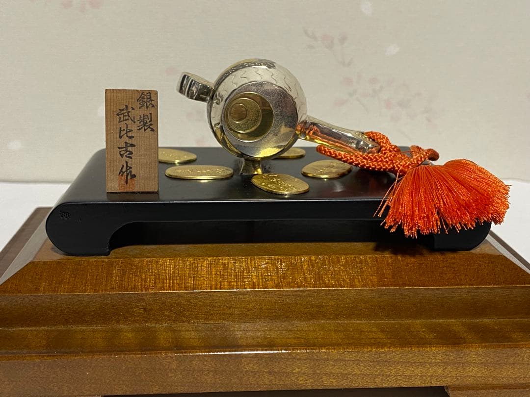 ♦️関工芸 武比古作 打ち出の小槌に小判 ガラスケース入 縁起物 置物飾り 銀製品