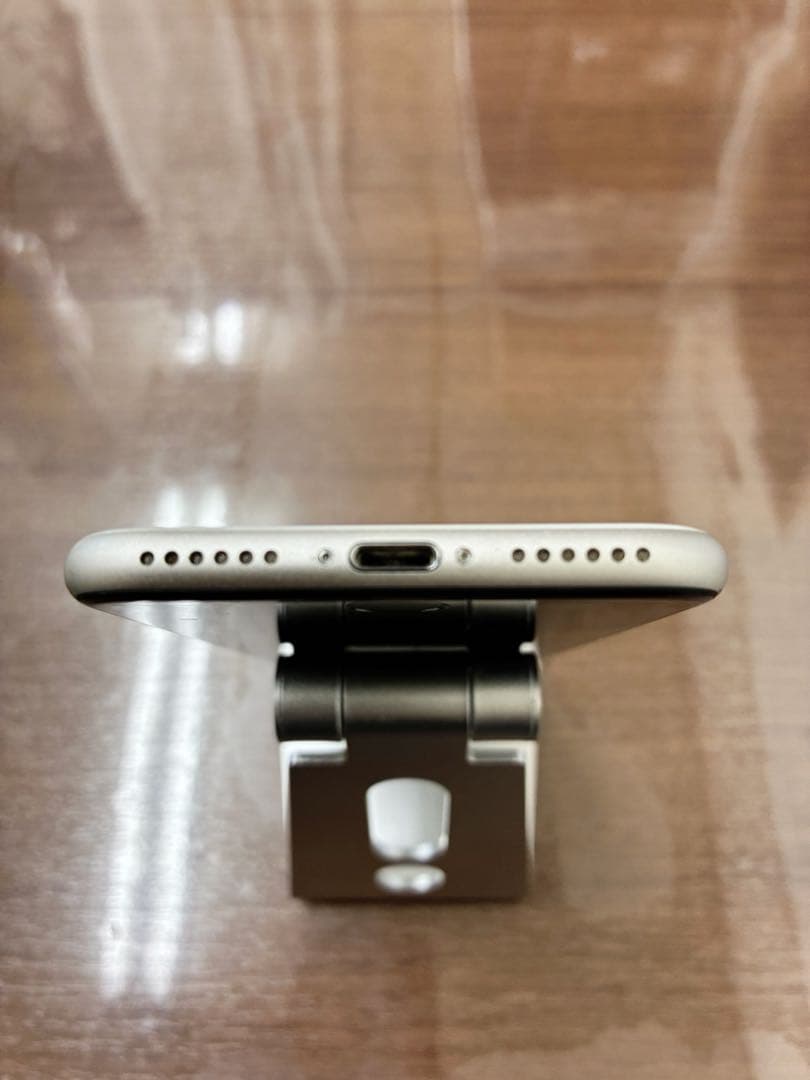 【美品】iPhone SE3 128GB ホワイト バッテリー100%