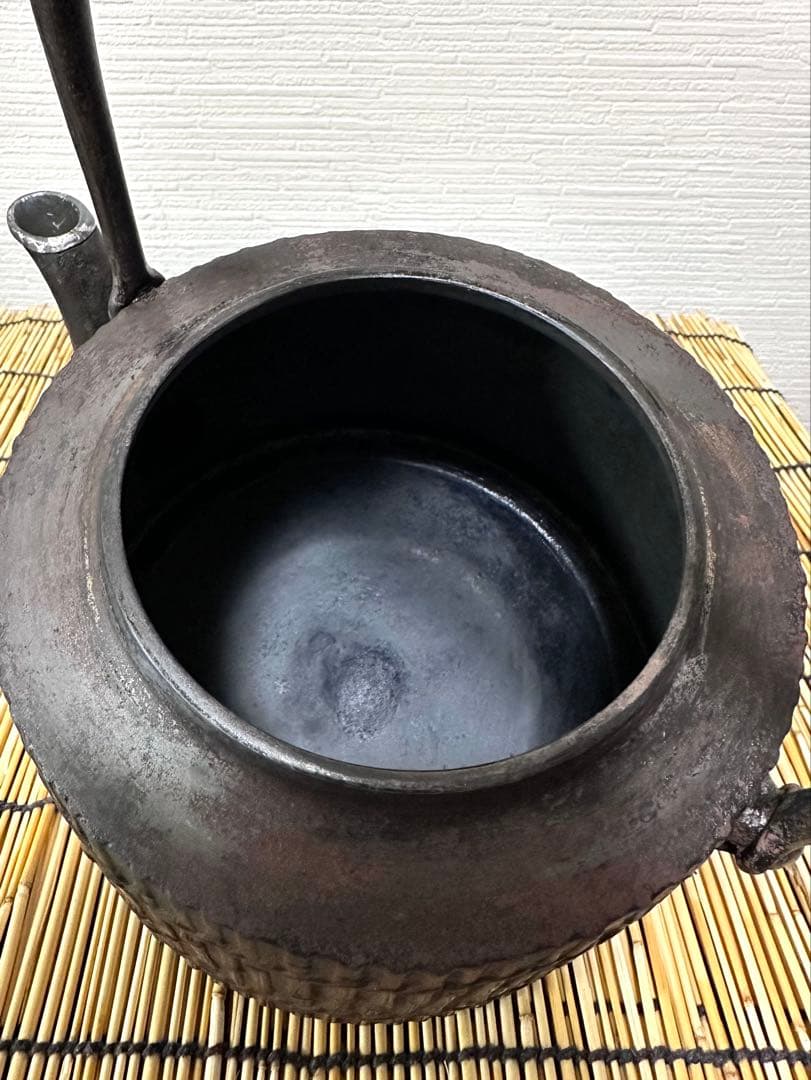未使用、長期保管品　敬典工房正寿堂山正　人間国宝髙橋敬典作　竹垣文様　南部鉄瓶
