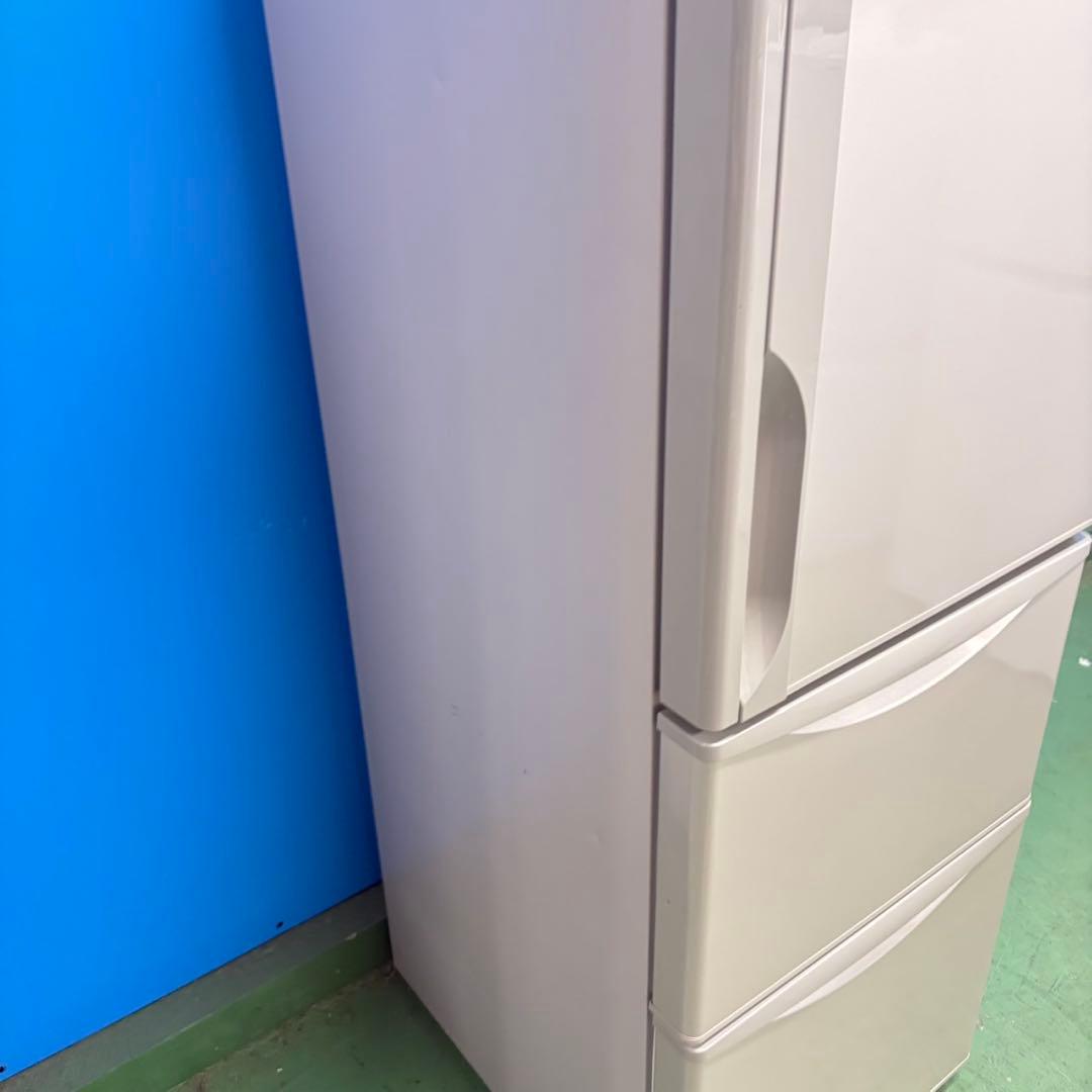 877 日立　中型冷蔵庫　265L 小型　一人暮らし　3ドア　右開き　ゴールド
