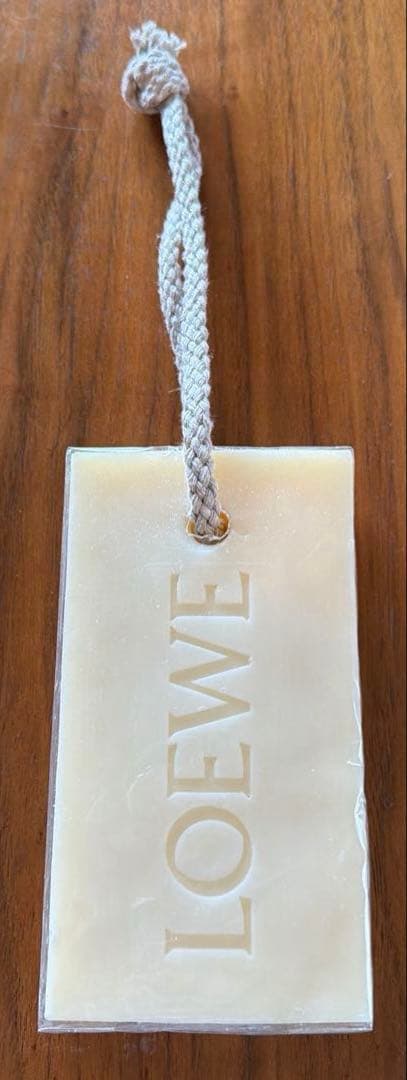 LOEWE 香水用ソープ ロゴ入り