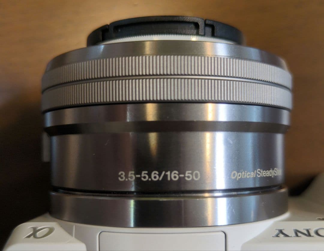 SONY α5000 ミラーレス一眼カメラ　ホワイト