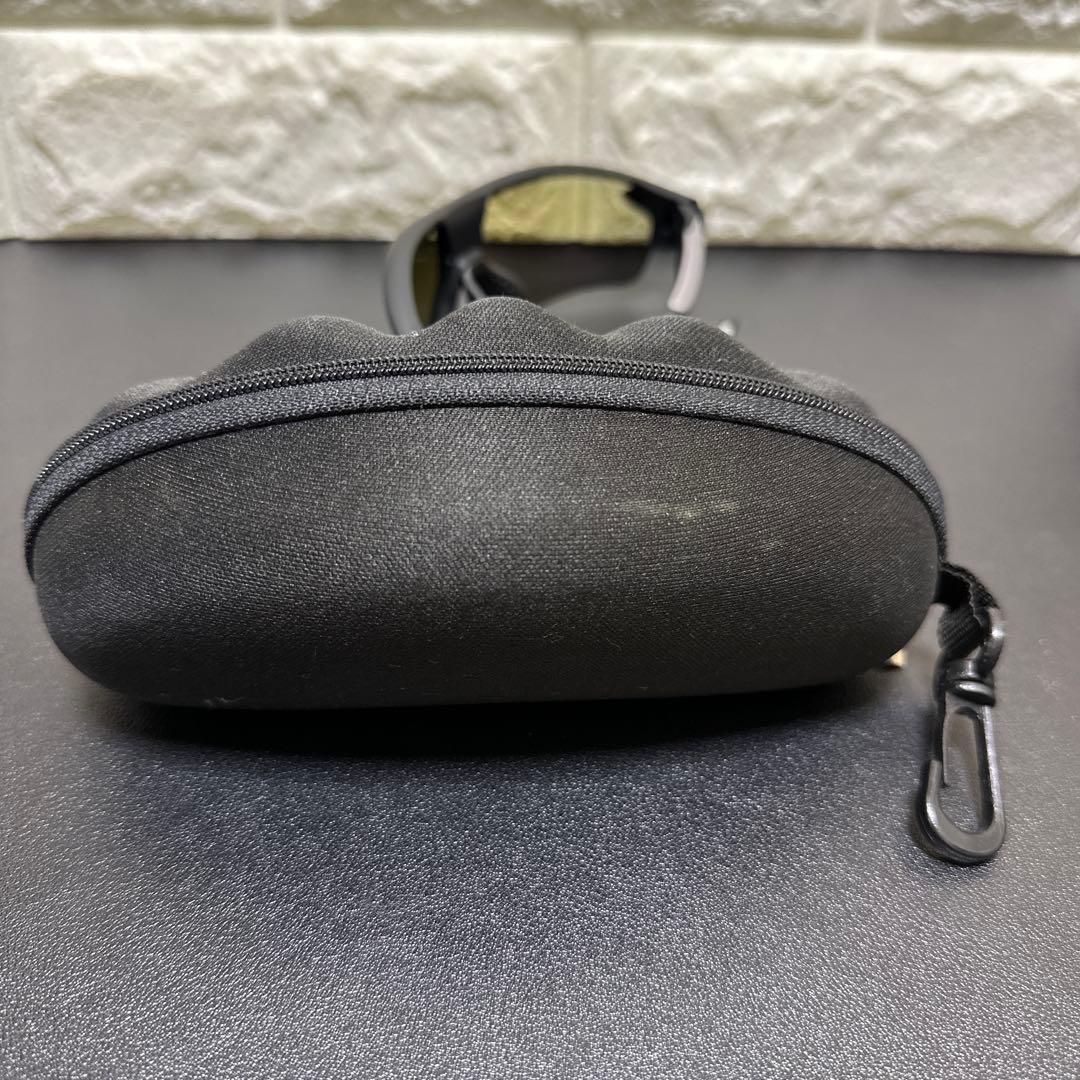 美品　eShades 瞬間調光サングラス　UV400カット