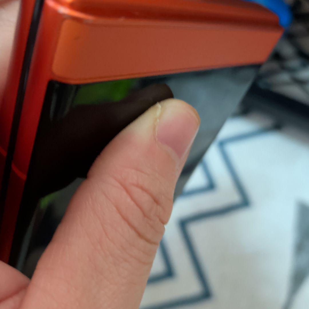 Motorola razr オレンジ色 本体。美品